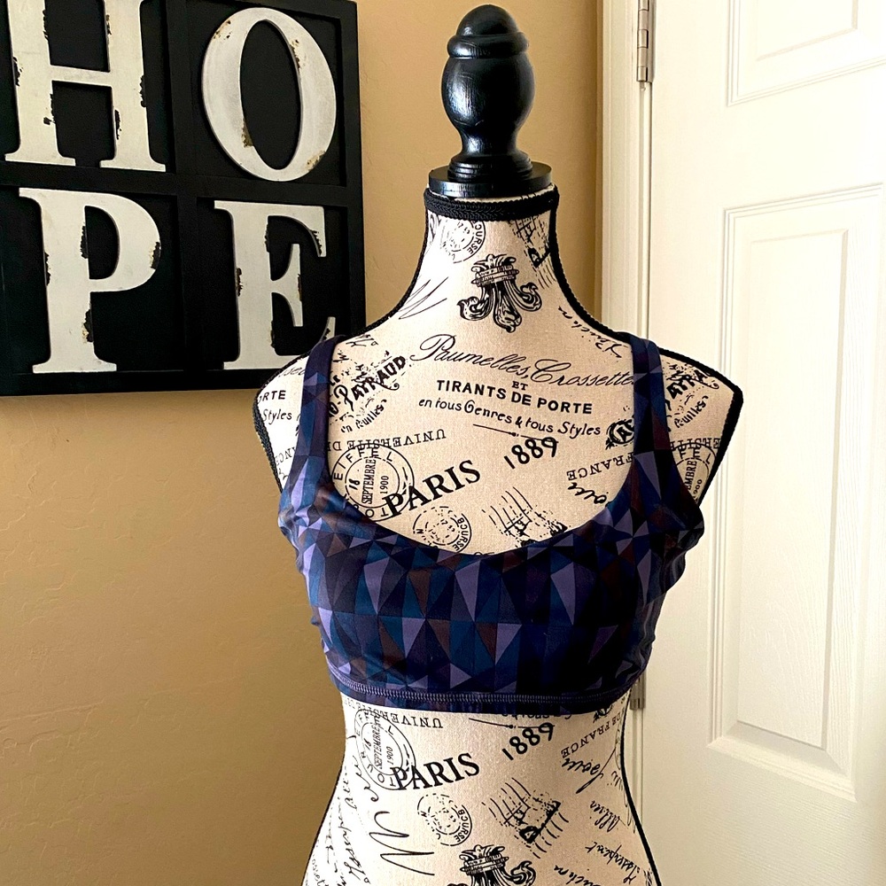 Lululemon Sports Bra - Made for Yoga - Beautiful Purple Color - Size 10